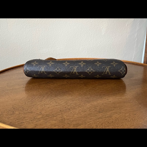 Louis Vuitton Eva Clutch - Picture 11 of 13